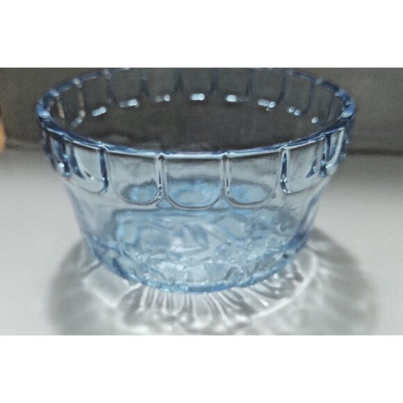 Vintage KIG Blue Glass Lidded Candy Jar Floral Lid Design 4" Tall x 4 1/2" dia. - Picture 4 of 8